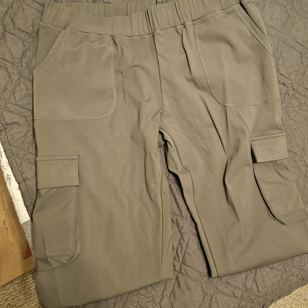 Women's ZYIA Size Large Olive Green Cargo Joggers